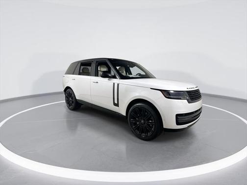 2025 Land Rover Range Rover P400 SE 7 Seat