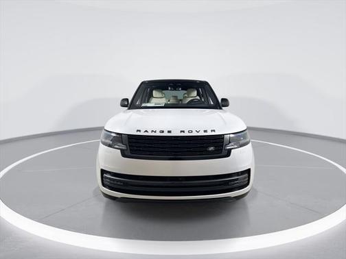 2025 Land Rover Range Rover P400 SE 7 Seat