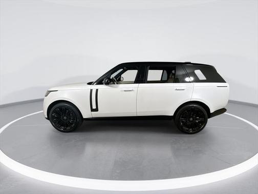 2025 Land Rover Range Rover P400 SE 7 Seat
