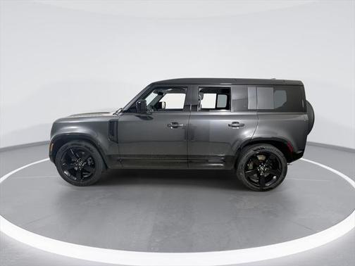 2025 Land Rover Defender 110 V8