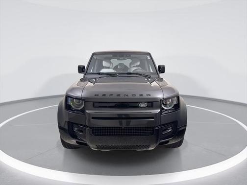 2025 Land Rover Defender 110 V8