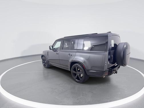 CARP GRY PRM MT 2026 Land Rover Defender P400 X-Dynamic SE