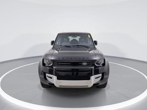 2025 Land Rover Defender 110 P300