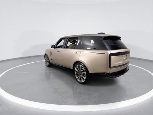 2025 Land Rover Range Rover P530 SE 7 Seat