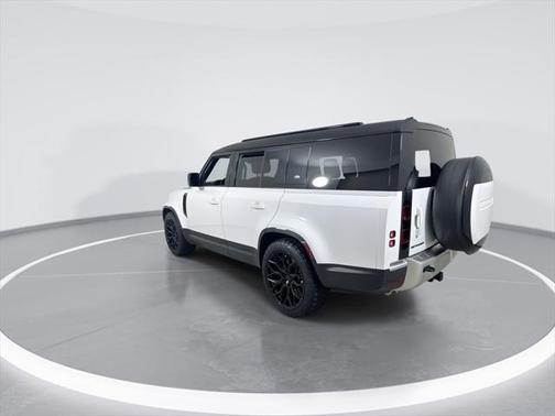 2024 Land Rover Defender 130 P400 S