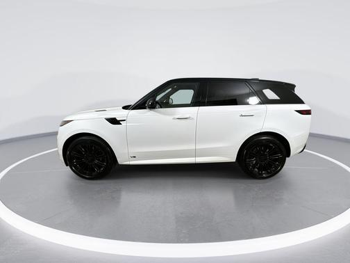 2026 Land Rover Range Rover Sport SE