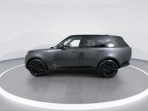 2026 Land Rover Range Rover P530 SE