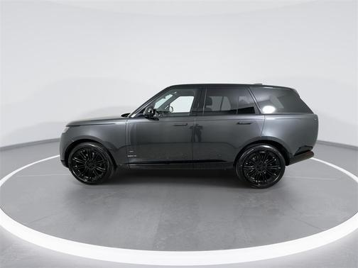 2026 Land Rover Range Rover P530 SE