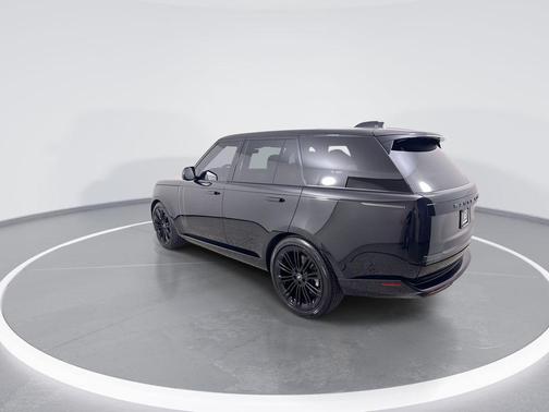 SANTORN BLK MET 2023 Land Rover Range Rover P530 SE
