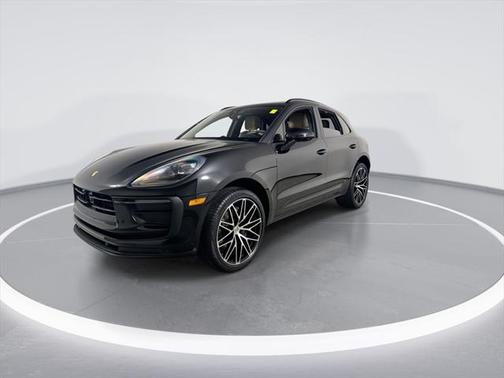 2025 Porsche Macan Base