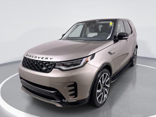 BRONZE 2025 Land Rover Discovery P360 Dynamic SE