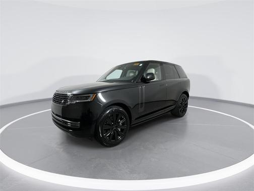 2026 Land Rover Range Rover P550e SE