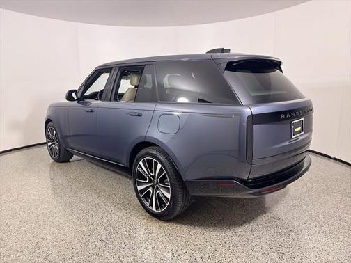 2025 Land Rover Range Rover P550e SE