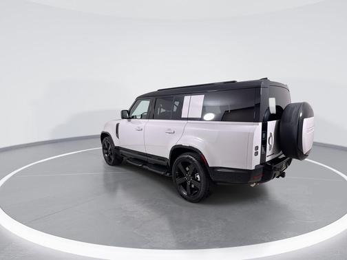 2026 Land Rover Defender P400 X-Dynamic SE
