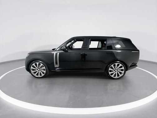 2025 Land Rover Range Rover P400 SE 7 Seat