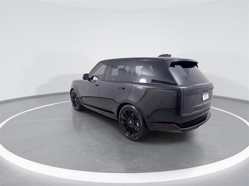 2025 Land Rover Range Rover P400 SE