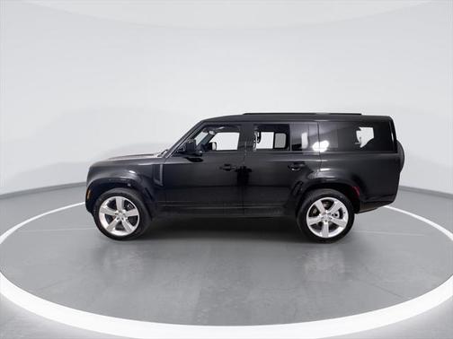 2025 Land Rover Defender 130 P400 X-Dynamic SE