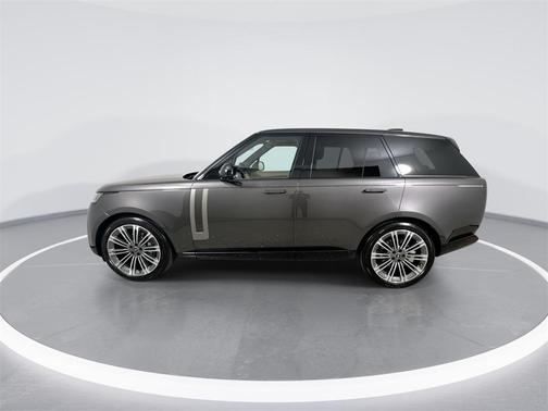 2025 Land Rover Range Rover P400 SE