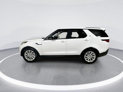 Fuji White 2025 Land Rover Discovery P300 S