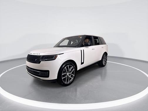 2025 Land Rover Range Rover P550e SE