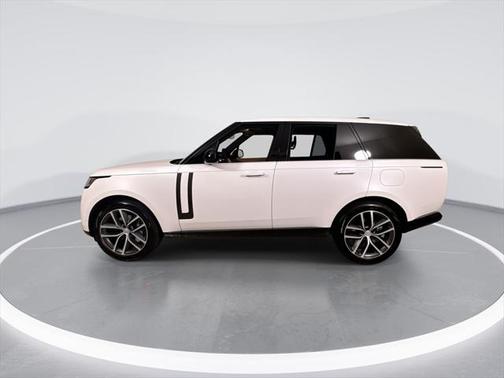 2025 Land Rover Range Rover P550e SE