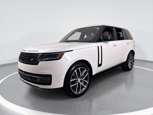 2025 Land Rover Range Rover P550e SE