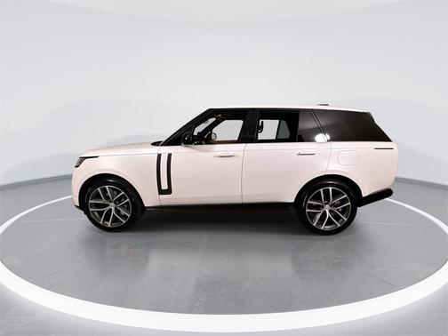 2025 Land Rover Range Rover P550e SE