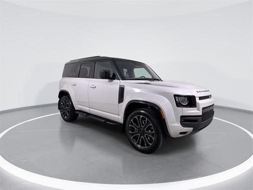 2026 Land Rover Defender 110 V8