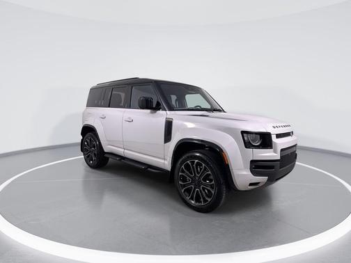 2026 Land Rover Defender 110 V8