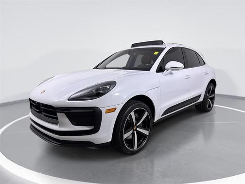 2023 Porsche Macan Base