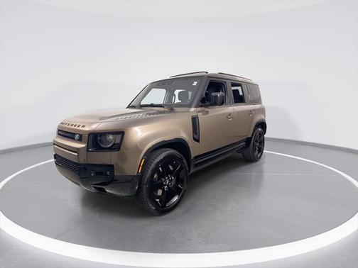 2025 Land Rover Defender 110 P400 X-Dynamic SE