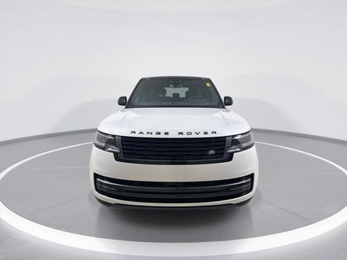 2025 Land Rover Range Rover P400 SE