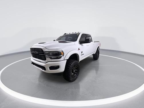 Bright White Clearcoat 2024 RAM 3500 Laramie Crew Cab 4x4 6'4' Box