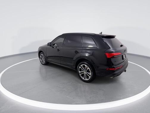 Mythos Black Metallic 2025 Audi Q7 45 Premium Plus