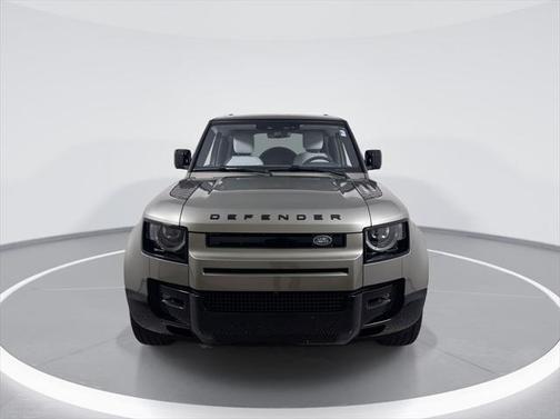 2025 Land Rover Defender 90 P400 X-Dynamic SE