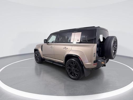 PETRA COPPER PR 2026 Land Rover Defender P635 OCTA