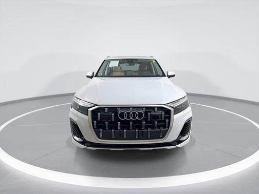 2025 Audi Q7 45 Premium Plus