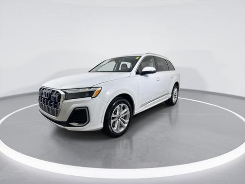 2025 Audi Q7 45 Premium Plus