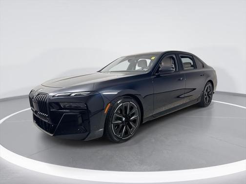 2025 BMW 740 i