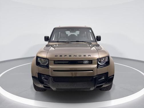 2025 Land Rover Defender 90 P400 X-Dynamic SE