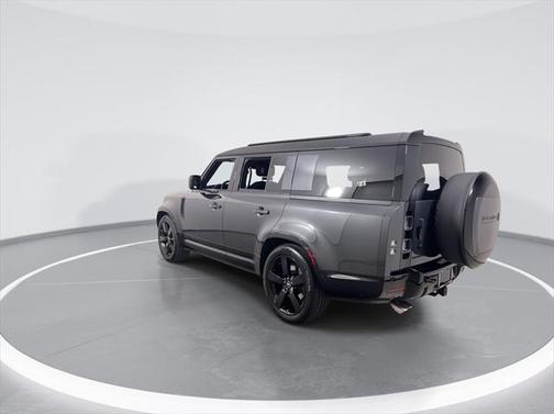 2025 Land Rover Defender V8