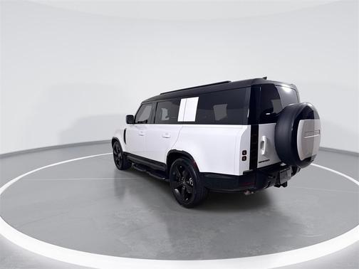 2025 Land Rover Defender 130 P400 X-Dynamic SE