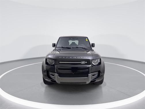 2024 Land Rover Defender 130 P400 Outbound