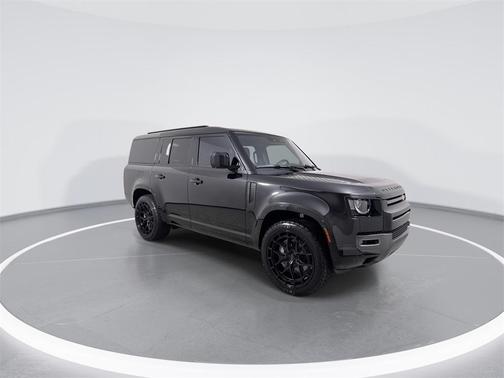 2024 Land Rover Defender 130 P400 Outbound