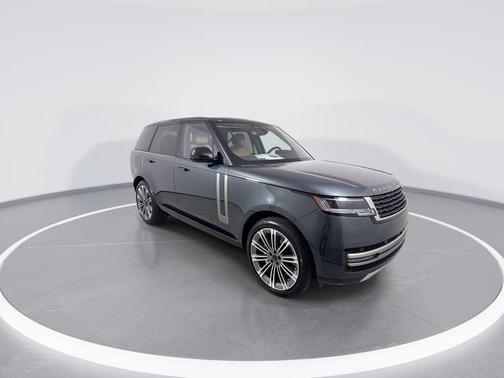 BELGRAVIA GRN M 2026 Land Rover Range Rover P400 SE