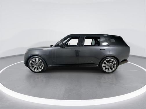 2025 Land Rover Range Rover P530 SE 7 Seat