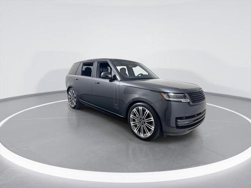 2025 Land Rover Range Rover P530 SE 7 Seat