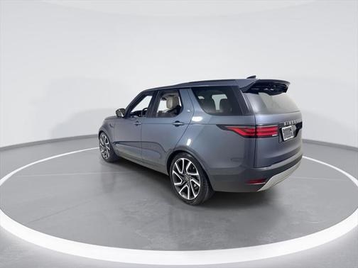 2025 Land Rover Discovery P300 S