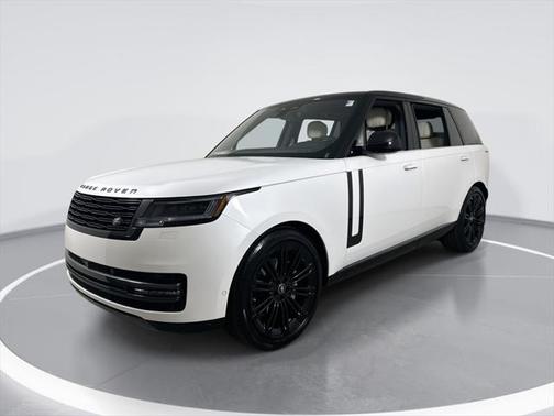 2025 Land Rover Range Rover P400 SE 7 Seat