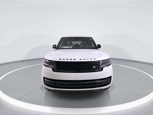 2026 Land Rover Range Rover P530 SE